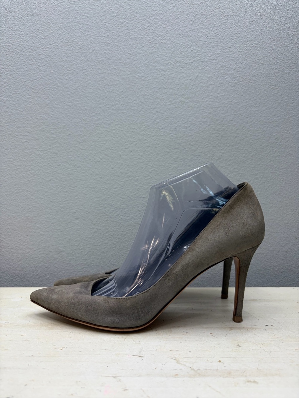 Gianvito Rossi Grey Suede Pumps Size 41